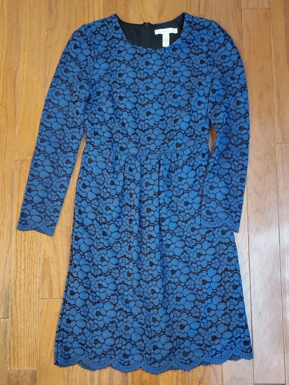 ✨Lark & Ro Dress Blue Lace Lace Size 2